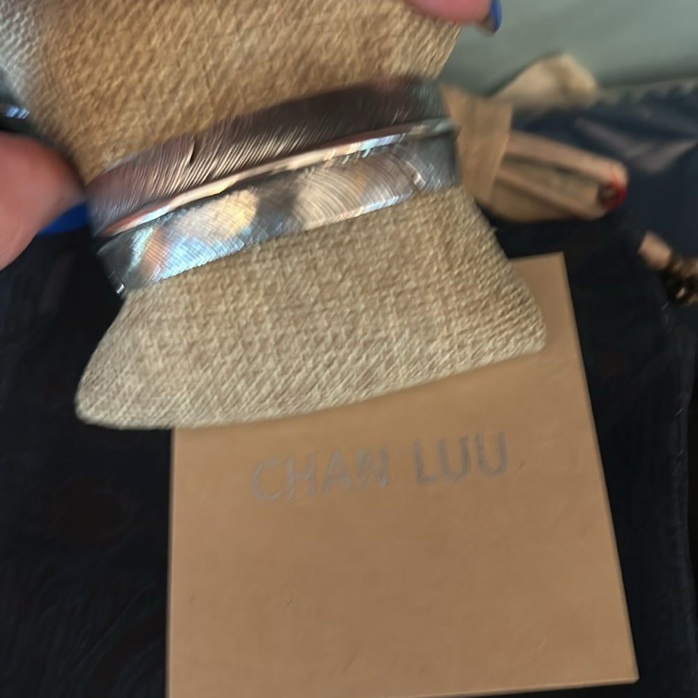 Chan Luu Wide .925 Solid Silver Feather Bracelet - Picture 3 of 6